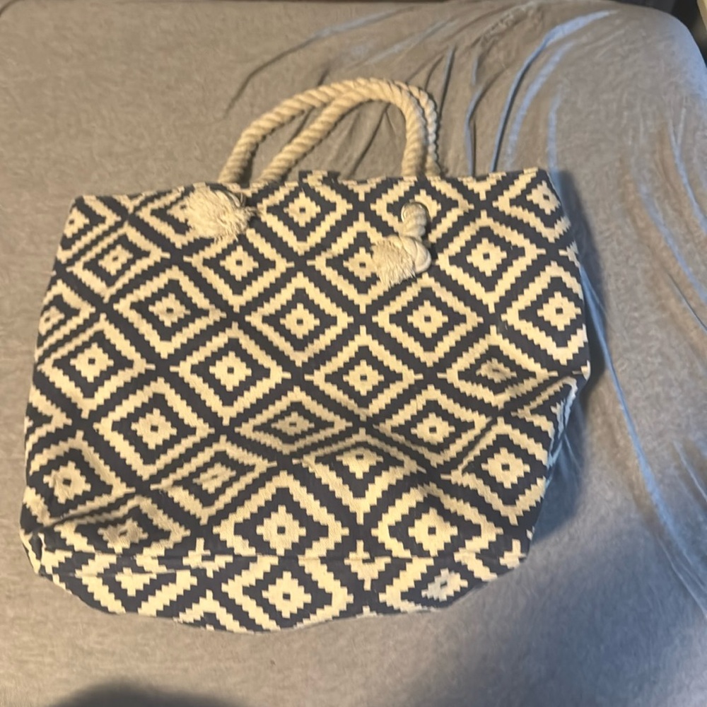 Summer & rose chevron pattern Tote